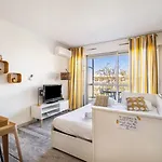 Magnifique Gebal Climatise Vue Sur Piscine A Juan-les-pins 아파트