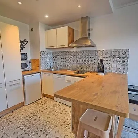 Juan Les Pins Tanit Le Gebal Climatise Vue Sur Piscine