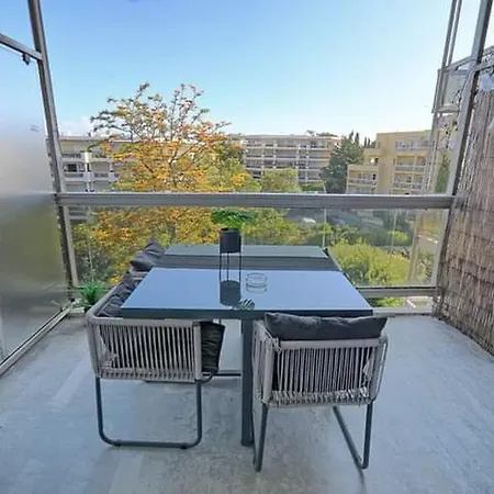 Juan Les Pins Tanit Le Gebal Climatise Vue Sur Piscine Antibes