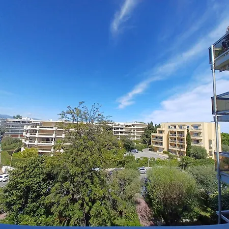 Juan Les Pins Tanit Climatise Vue Sur Piscine Apartment Antibes