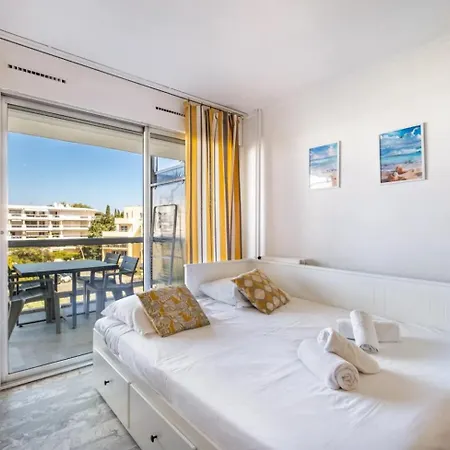 Magnifique Gebal Climatise Vue Sur Piscine A Juan-les-pins Apartament