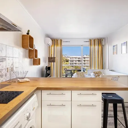 Apartament Magnifique Gebal Climatise Vue Sur Piscine A Juan-les-pins Antibes