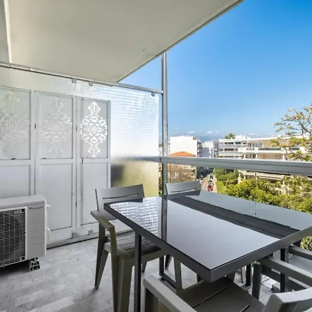 Apartament Magnifique Gebal Climatise Vue Sur Piscine A Juan-les-pins Antibes
