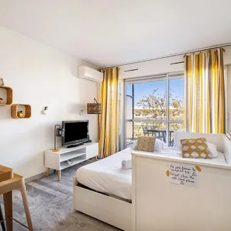 Magnifique Gebal Climatise Vue Sur Piscine A Juan-les-pins Apartament