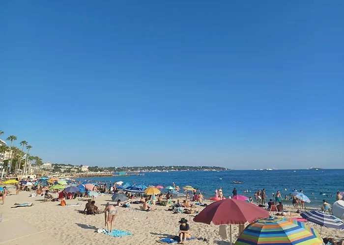 Juan Les Pins Tanit Le Gebal Climatise Vue Sur Piscine Apartman *