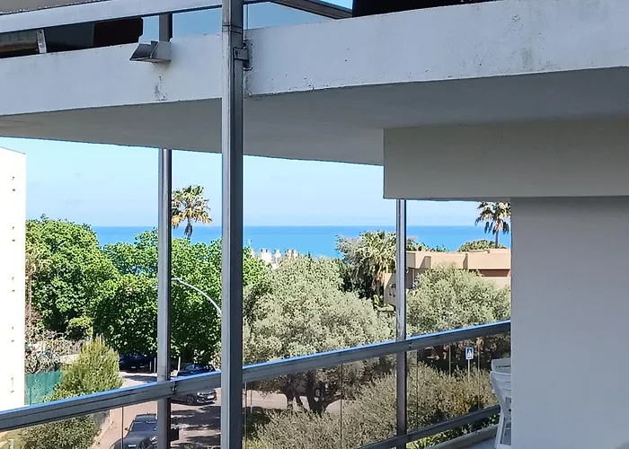 Juan Les Pins Tanit Le Gebal Climatise Vue Sur Piscine Antibes